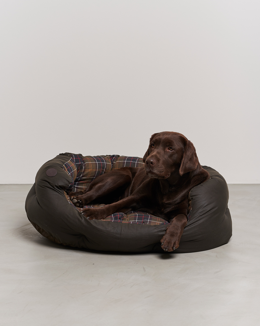 Mies | Wax Cotton Dog Bed 35' Olive | Barbour Lifestyle | Wax Cotton Dog Bed 35' Olive