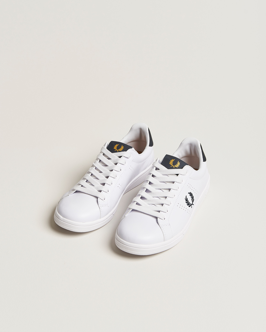 Mies | Matalavartiset tennarit | Fred Perry | B721 Leather Sneakers White/Navy