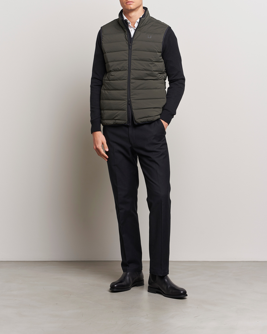 Mies | Ulkoliivit | UBR | Sonic Vest Night Olive