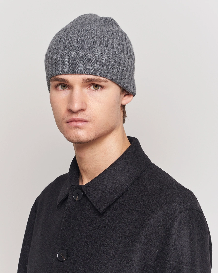 Mies | Pipot | Amanda Christensen | Rib Knitted Cashmere Cap Grey Melange