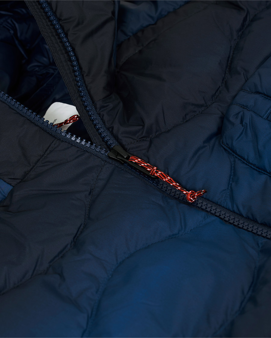 Mies | Takit | Peak Performance | Ben Gorham Helium Hooded Jacket Blue Pattern