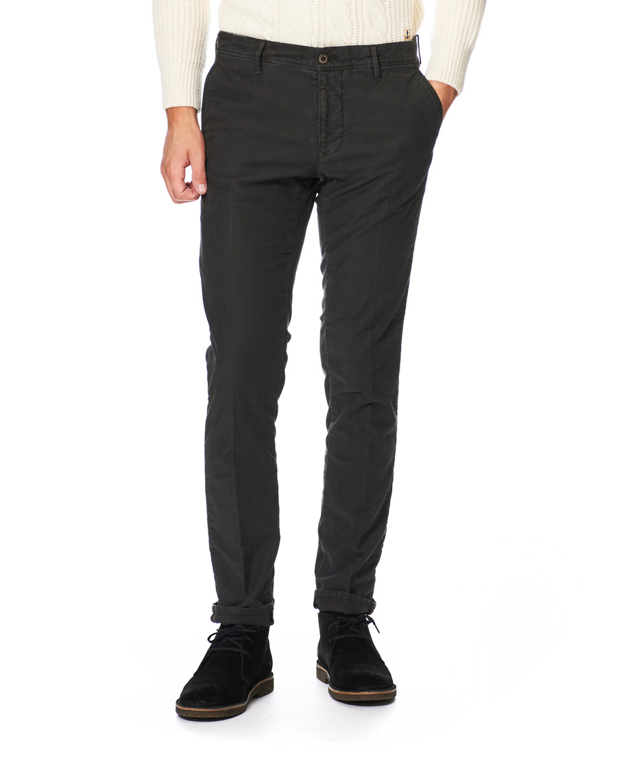 Mies | Housut | Incotex | Slim Fit Garment Dyed Washed Slacks Black