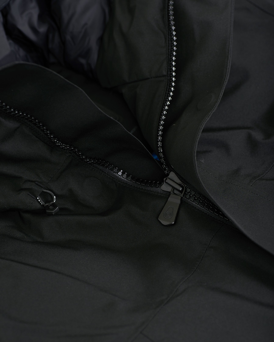 Mies | Takit | Sail Racing | Black Ice Gore-Tex Parka Carbon