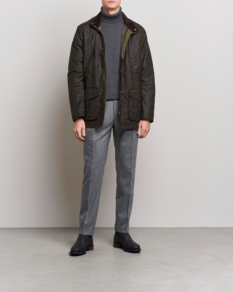 Mies | Takit | Barbour Lifestyle | Hereford Wax Jacket Olive