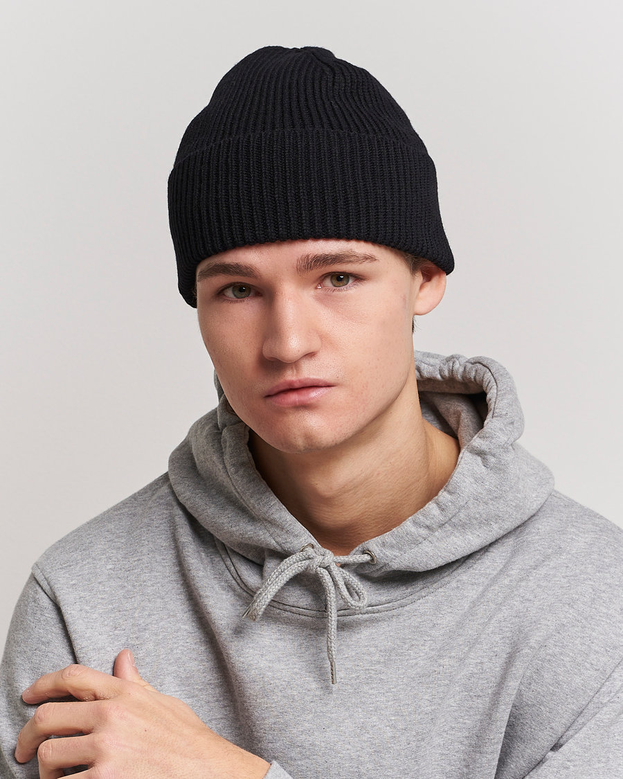 Mies | Pipot | Colorful Standard | Merino Wool Beanie Deep Black