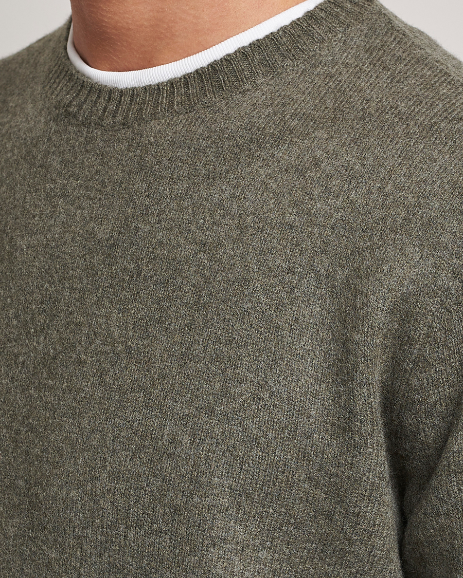 Mies | Puserot | Colorful Standard | Classic Merino Wool Crew Neck Dusty Olive