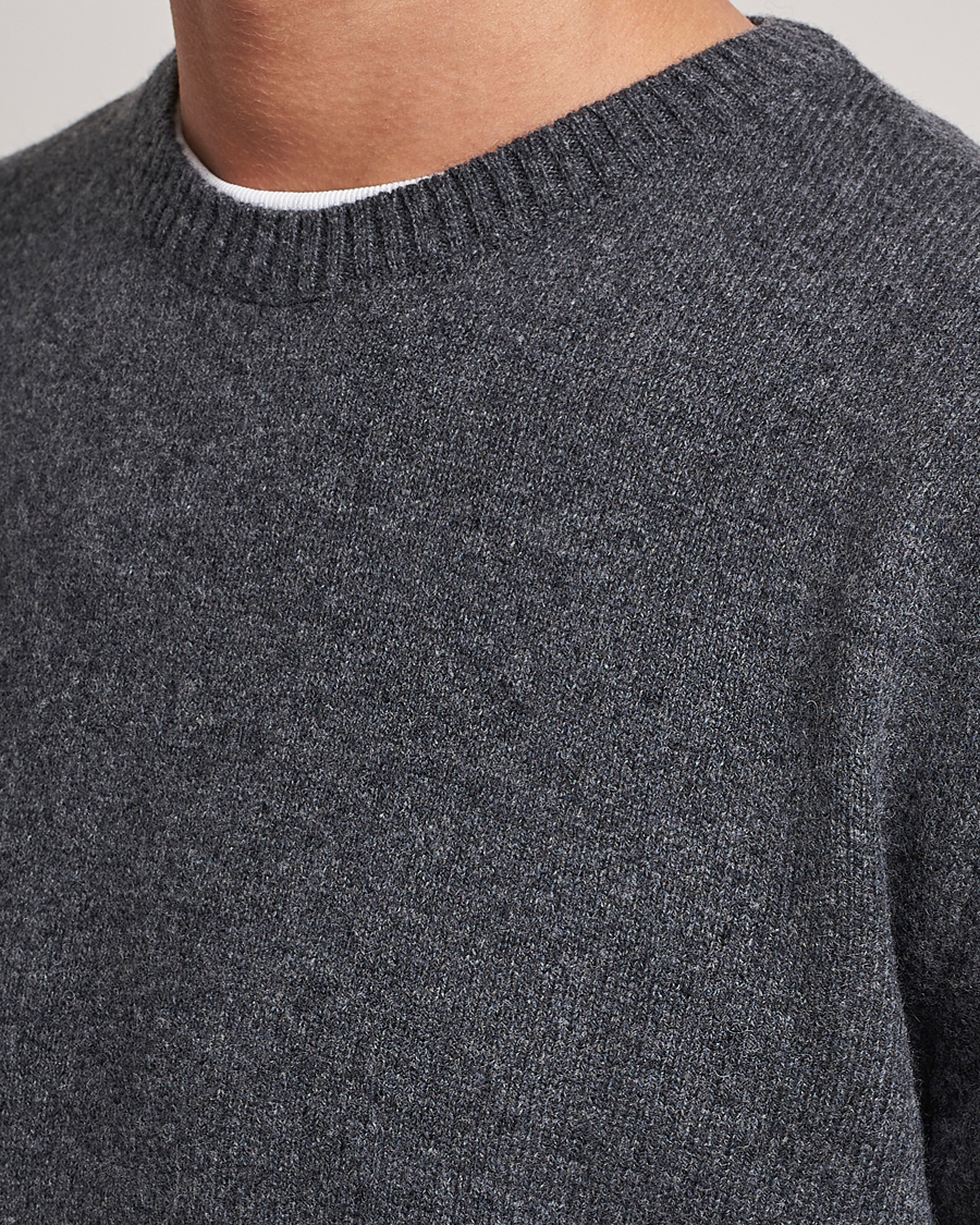 Mies | Puserot | Colorful Standard | Classic Merino Wool Crew Neck Lava Grey
