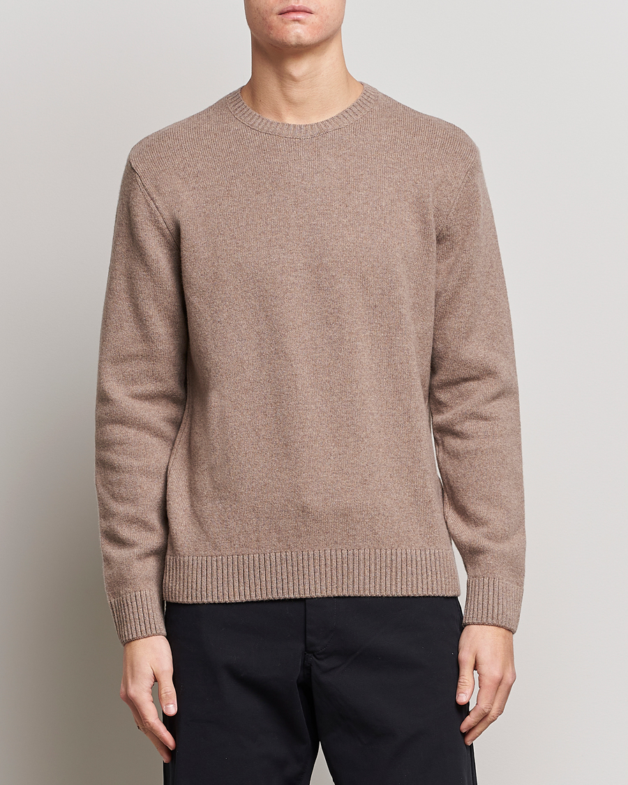 Mies | Puserot | Colorful Standard | Classic Merino Wool Crew Neck Warm Taupe