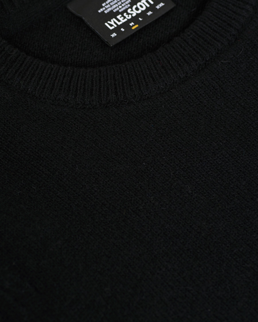 Mies | Puserot | Lyle & Scott | Lambswool Crew Neck Pullover Black