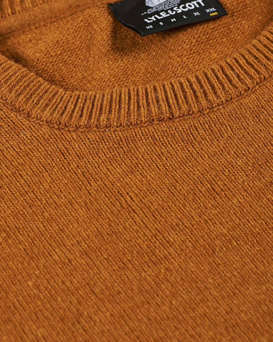 Mies | Puserot | Lyle & Scott | Lambswool Crew Neck Pullover Caramel Marl