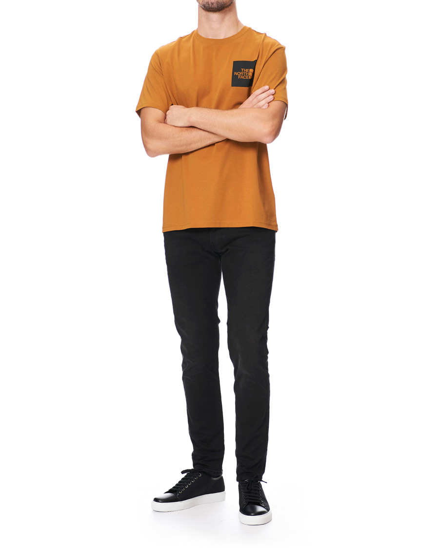 Mies | T-paidat | The North Face | Crew Neck Tee Timber Tan