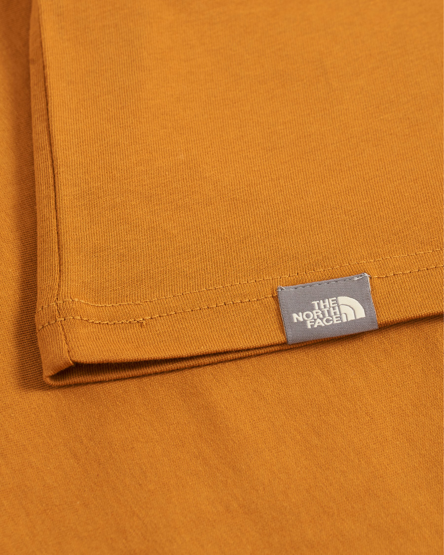 Mies | T-paidat | The North Face | Crew Neck Tee Timber Tan