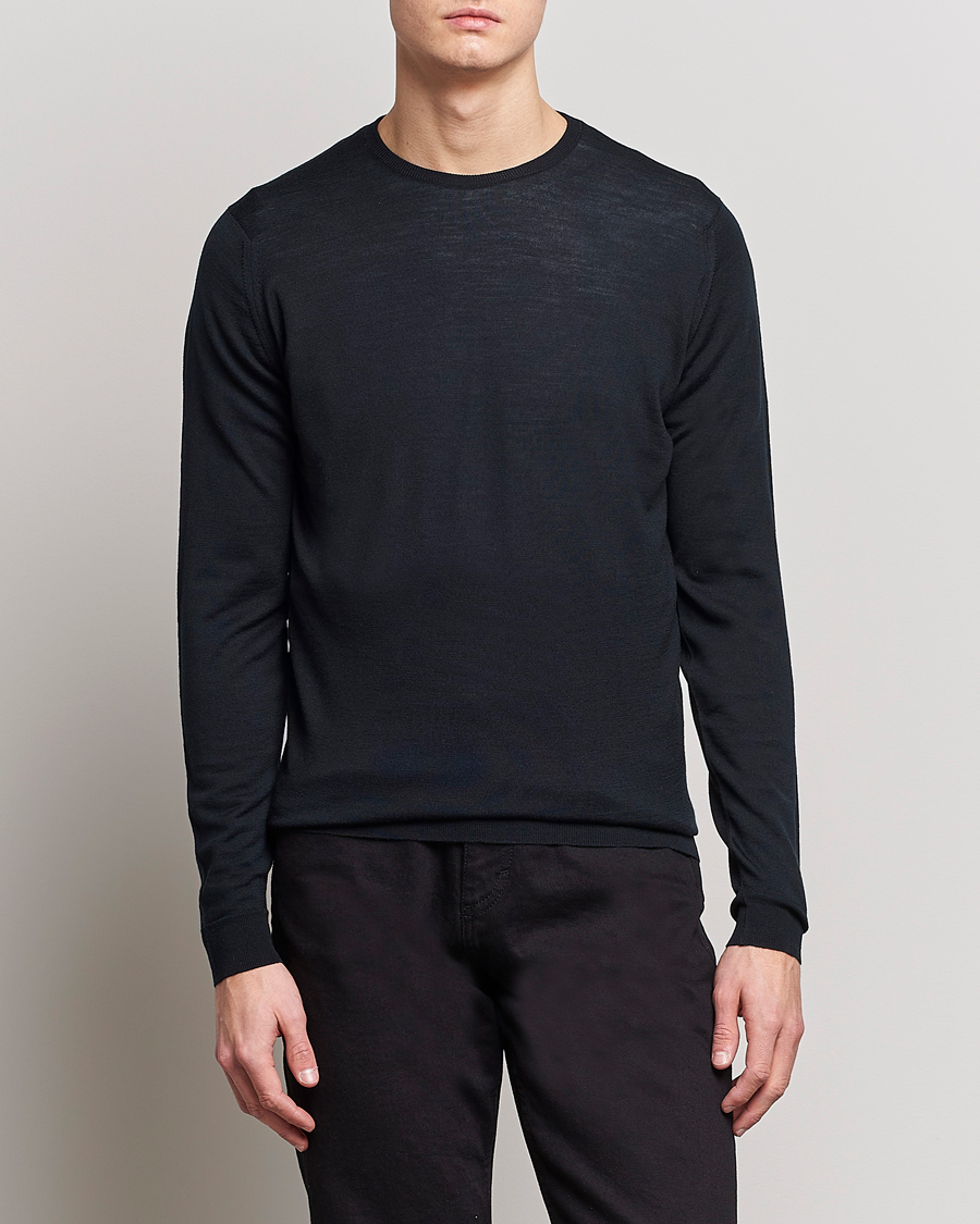 Mies | Puserot | John Smedley | Lundy Extra Fine Merino Crew Neck Black
