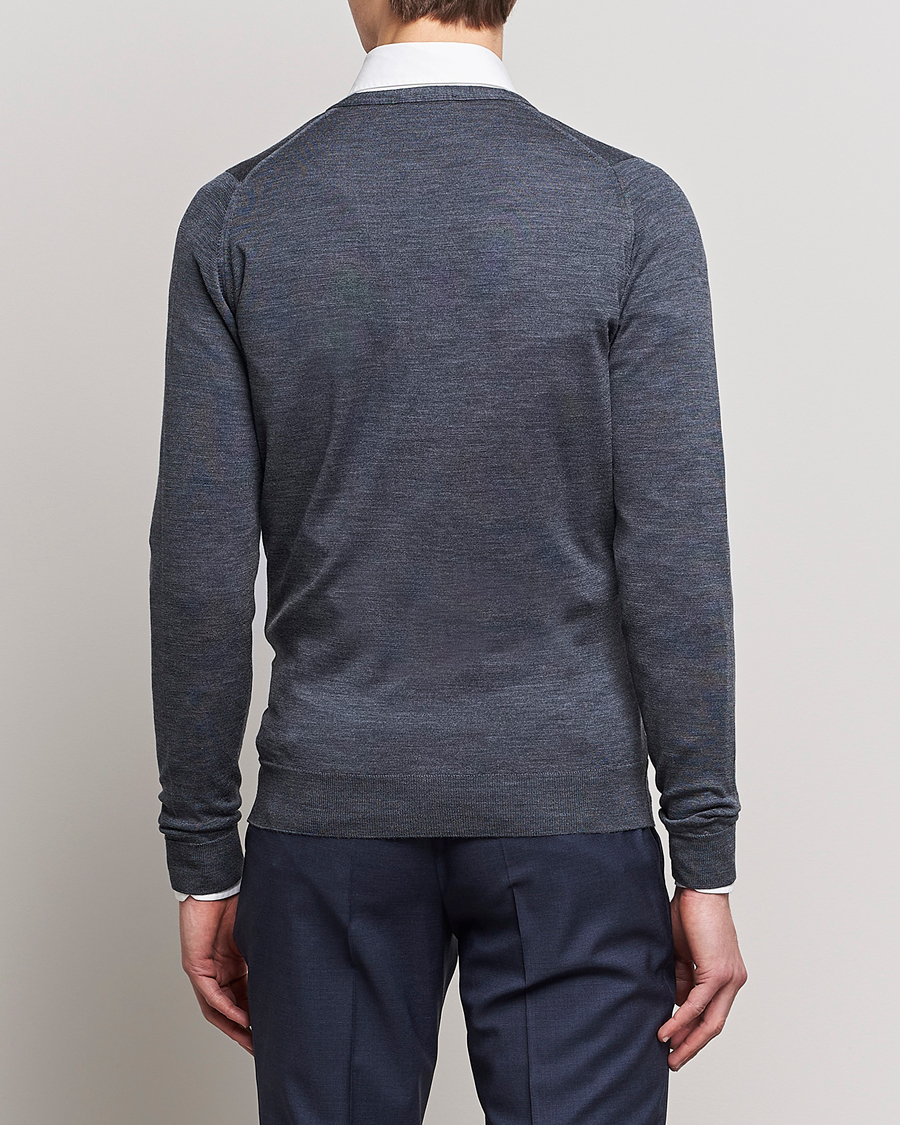 Mies | Puserot | John Smedley | Petworth Extra Fine Merino Cardigan Charcoal