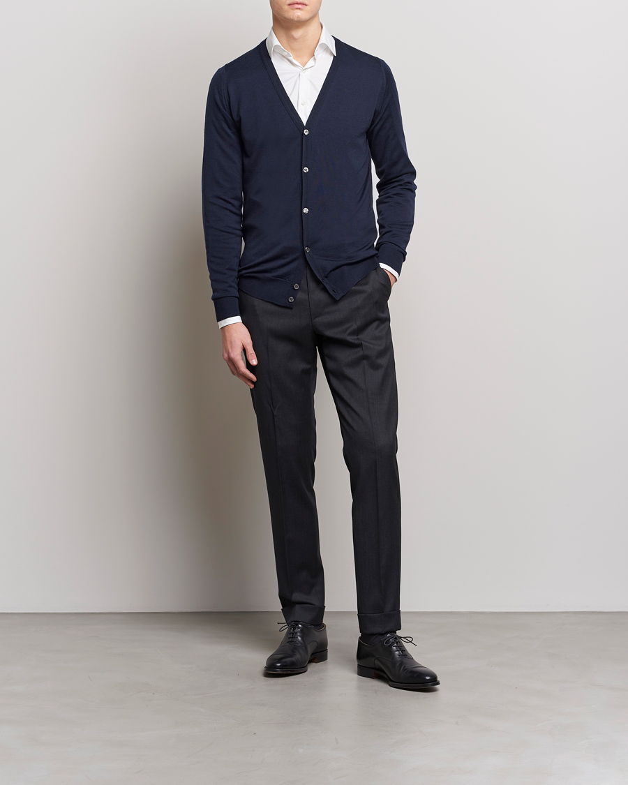 Mies | Puserot | John Smedley | Petworth Extra Fine Merino Cardigan Midnight