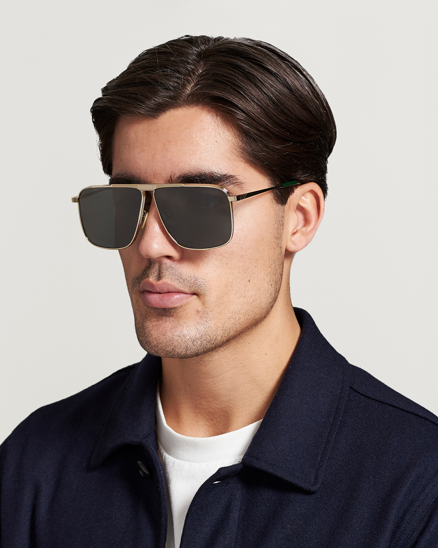 Mies | Neliskulmaiset aurinkolasit | Gucci | GG8040S Sunglasses Gold/Green