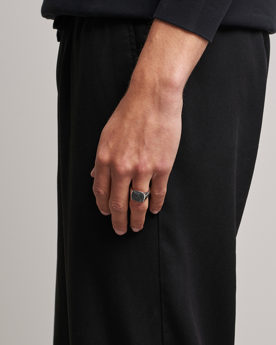 Mies | Tom Wood Cushion Larvikite Ring Silver | Tom Wood | Cushion Larvikite Ring Silver