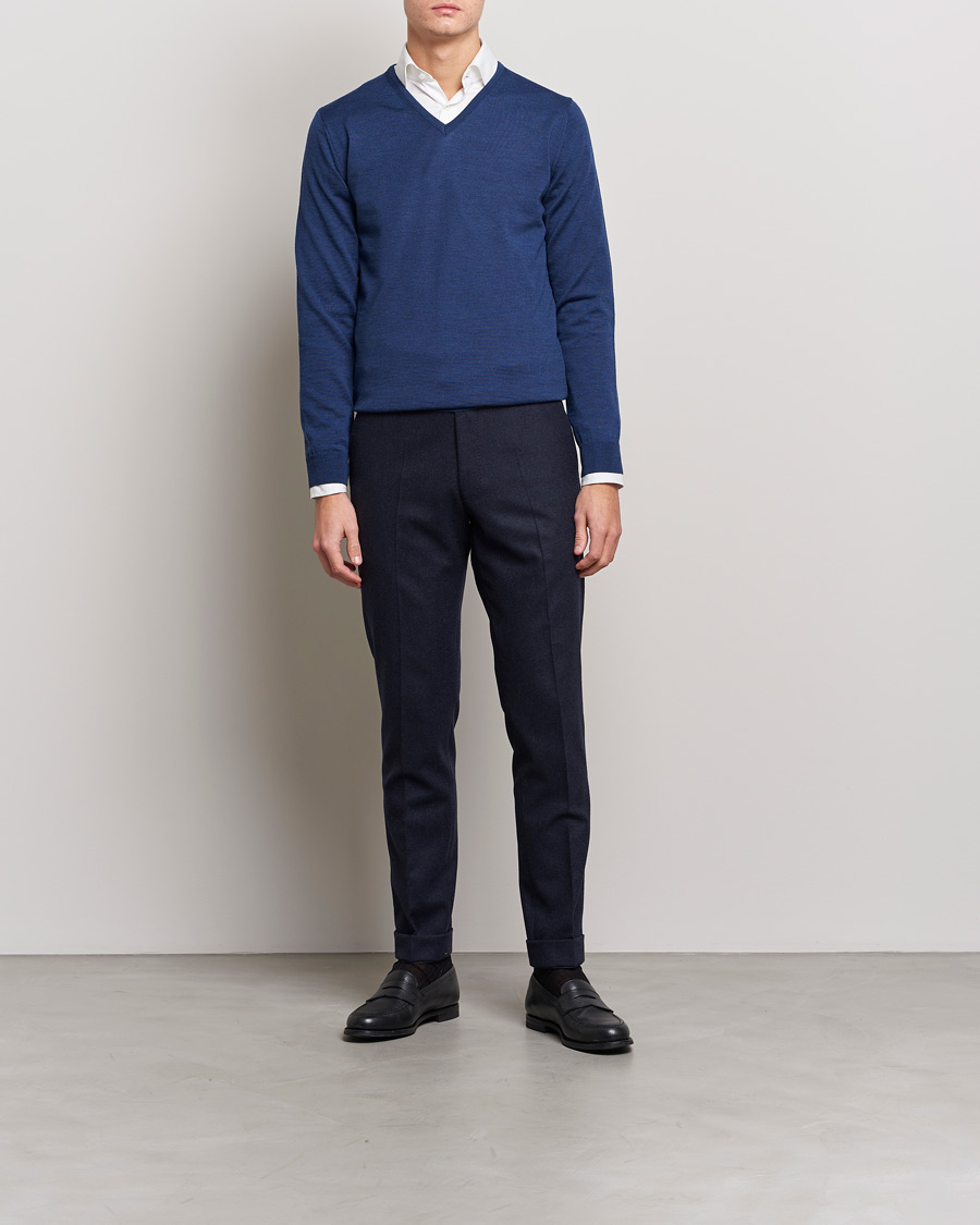 Mies | Puserot | Stenströms | Merino V-Neck Blue