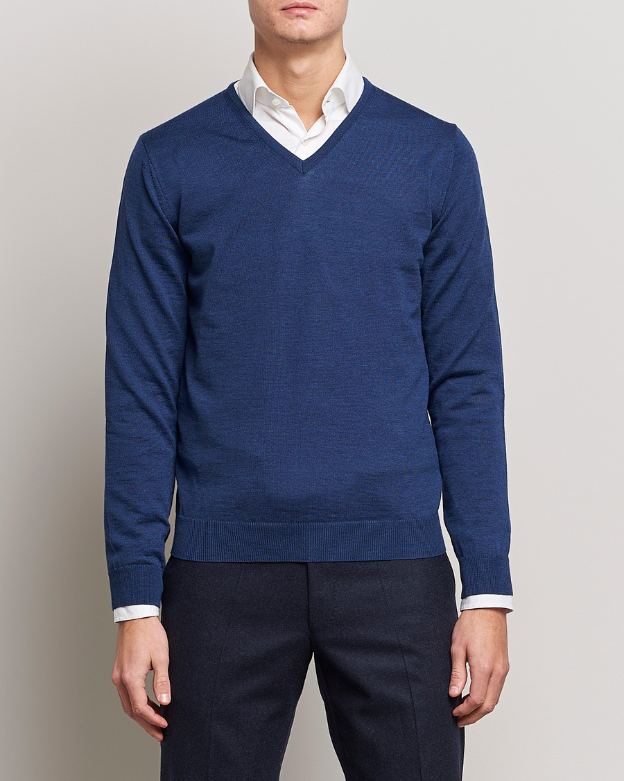 Mies | Puserot | Stenströms | Merino V-Neck Blue