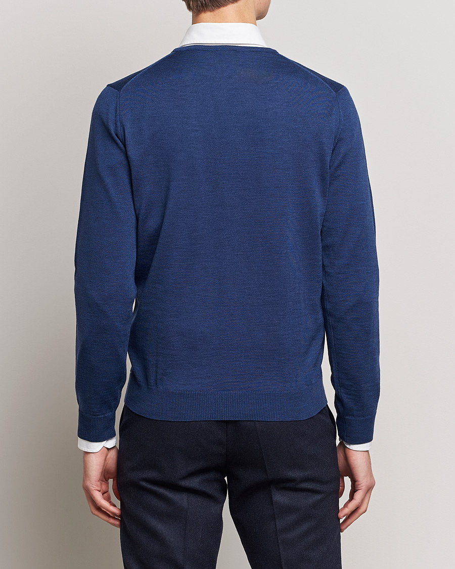 Mies | Puserot | Stenströms | Merino V-Neck Blue