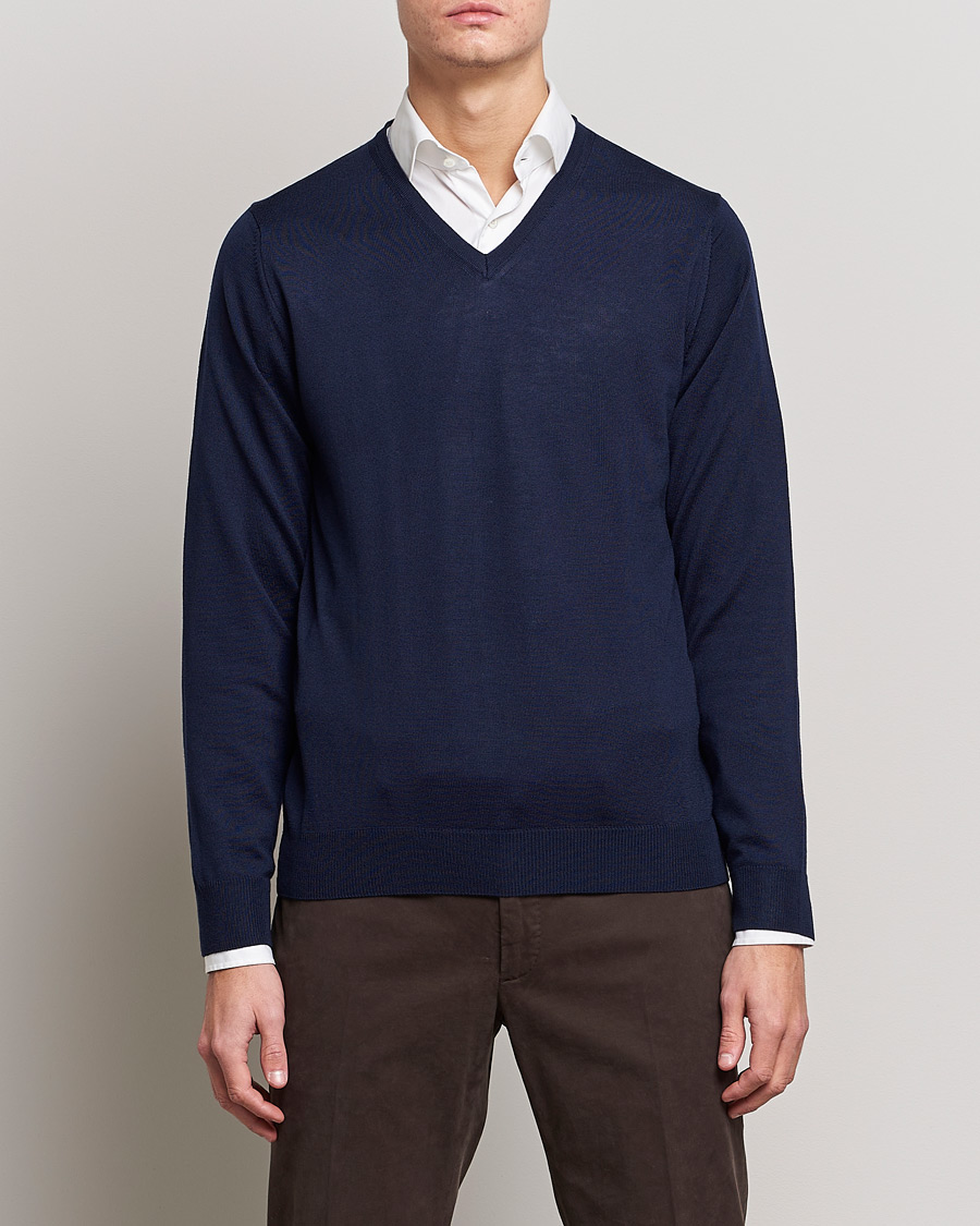 Mies | Puserot | Stenströms | Merino V-Neck Navy