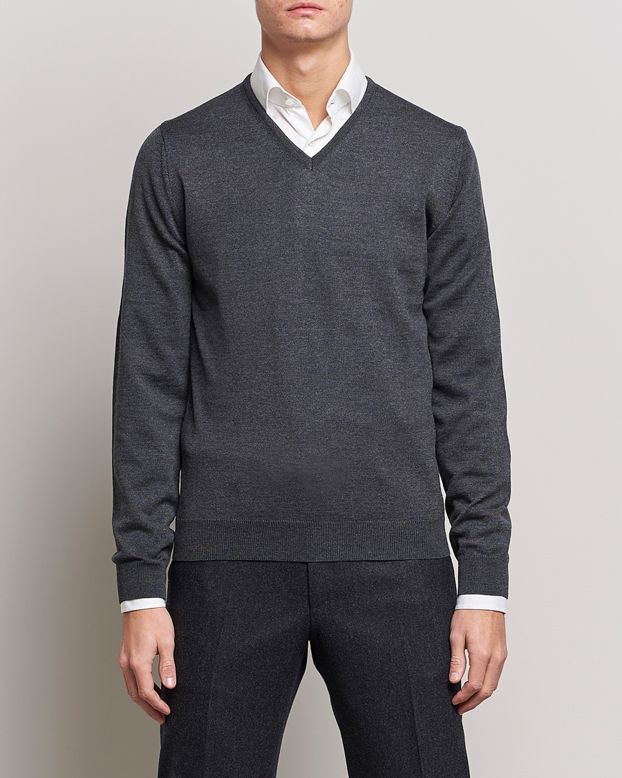 Mies | Puserot | Stenströms | Merino V-Neck Anthracite