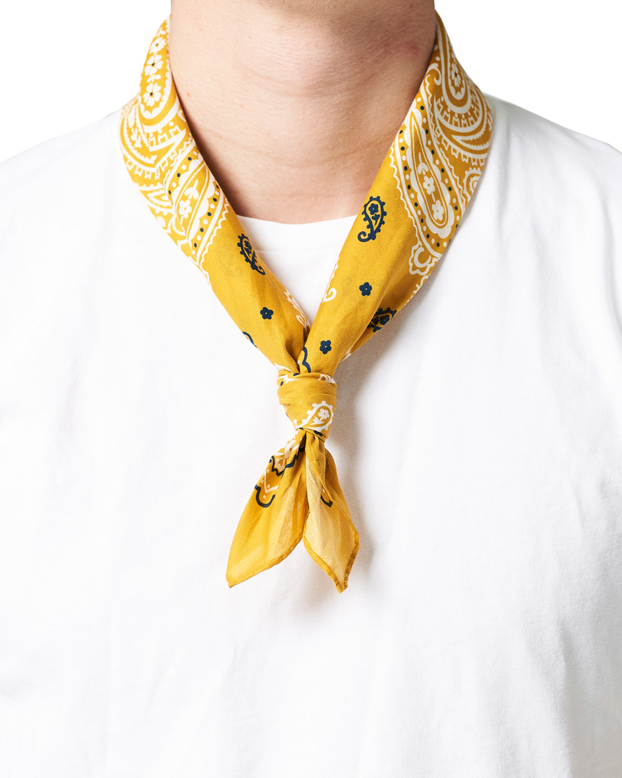Mies | Business & Beyond | Amanda Christensen | Cotton Voilé Printed Paisley Bandana Yellow