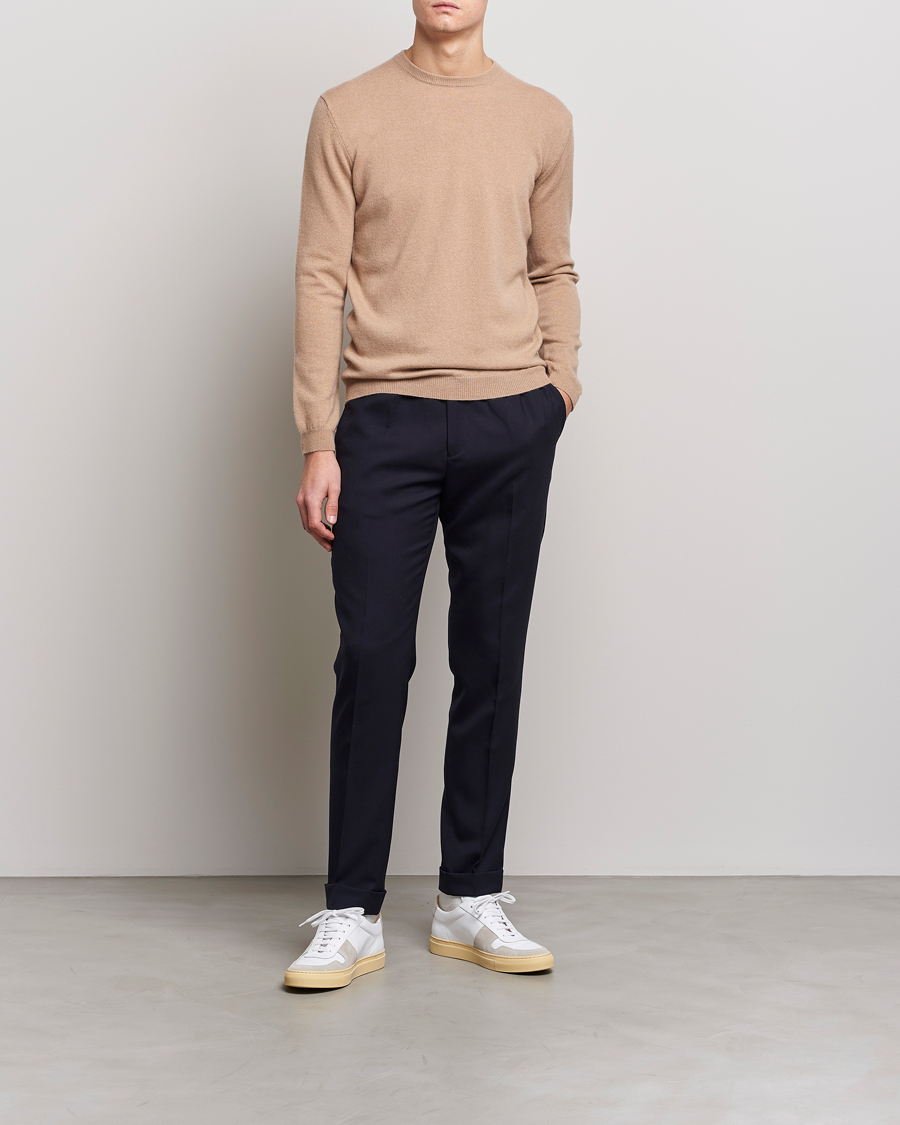 Mies | Puserot | People's Republic of Cashmere | Cashmere Roundneck Camel