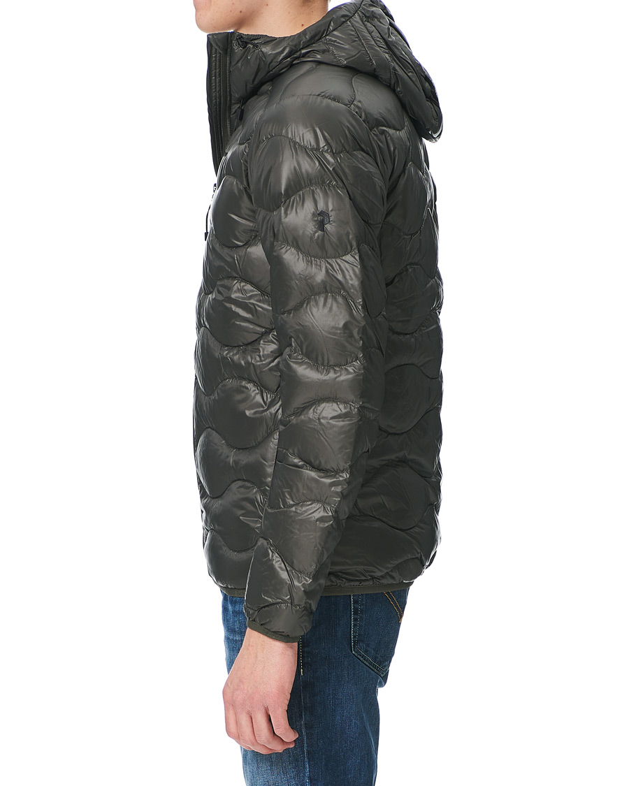 Mies | Takit | Peak Performance | Helium Hooded Jacket Black Olive