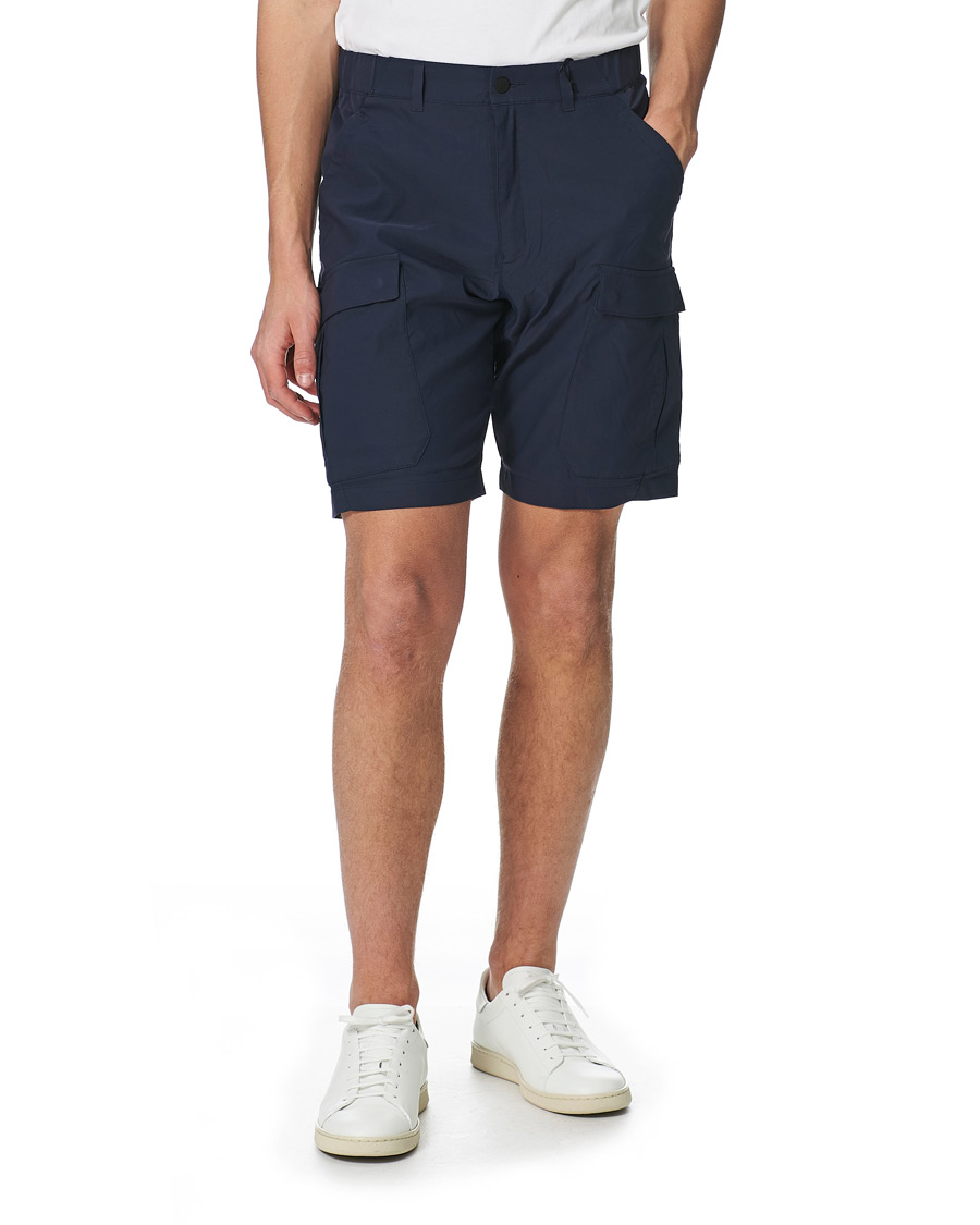 Mies | Shortsit | Peak Performance | Moment Cargo Shorts Blue Shadow