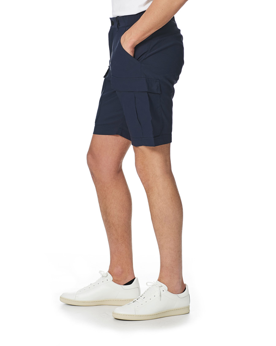 Mies | Shortsit | Peak Performance | Moment Cargo Shorts Blue Shadow