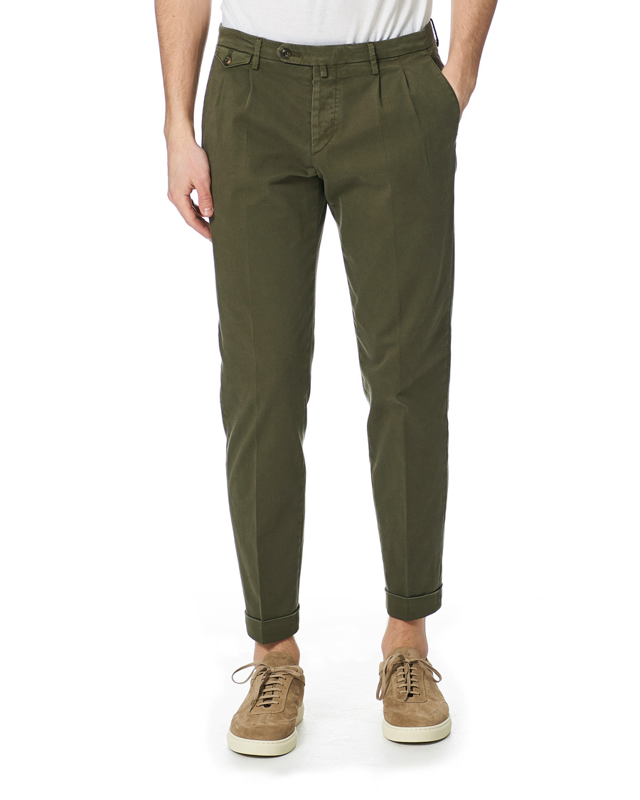 Mies | Housut | Briglia 1949 | Easy Fit Pleated Cotton Chinos Olive