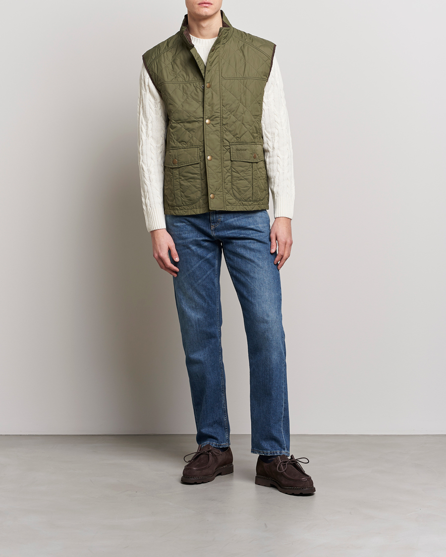 Mies | Takit | Barbour Lifestyle | Explorer Gilet Mid Olive