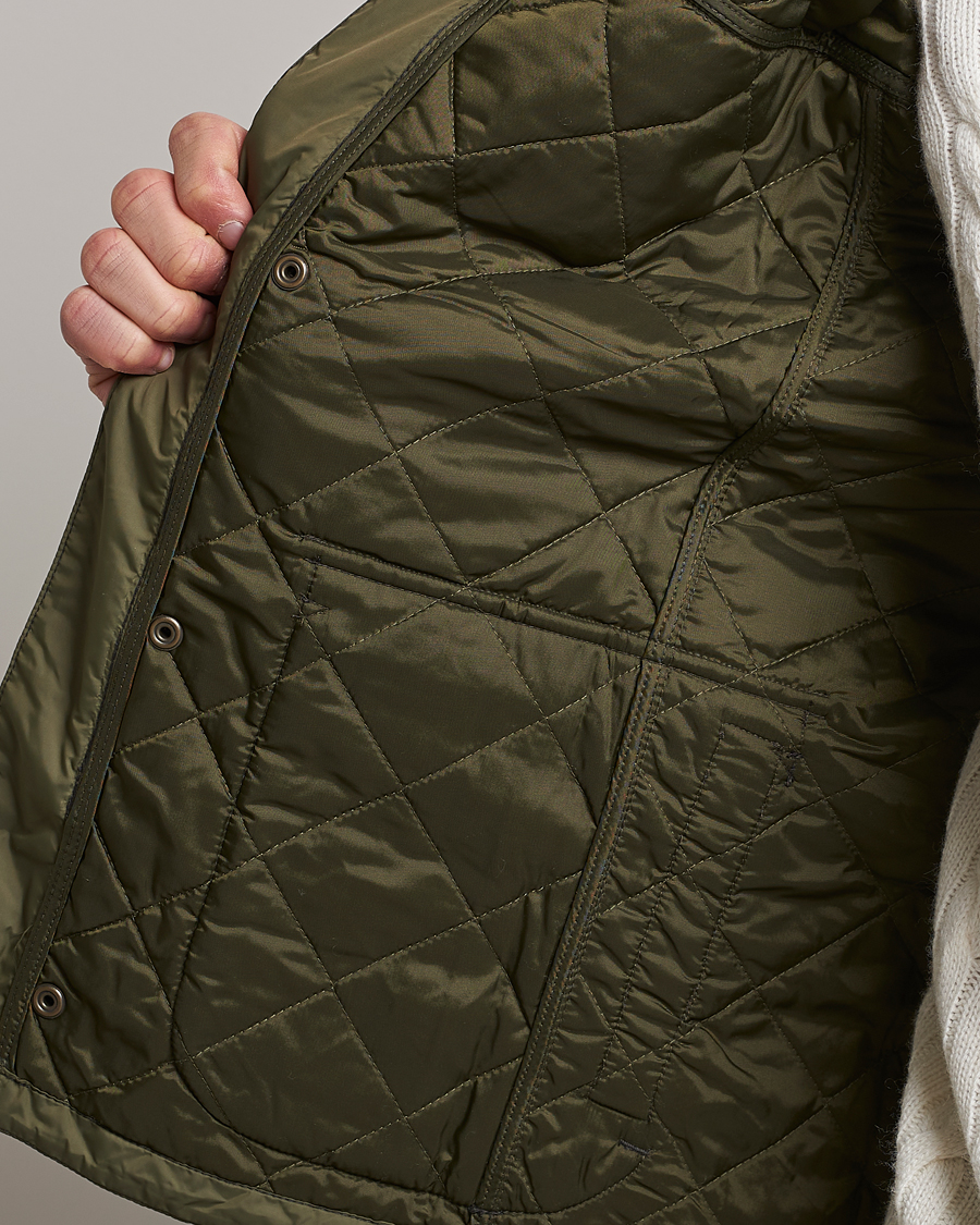 Mies | Takit | Barbour Lifestyle | Explorer Gilet Mid Olive
