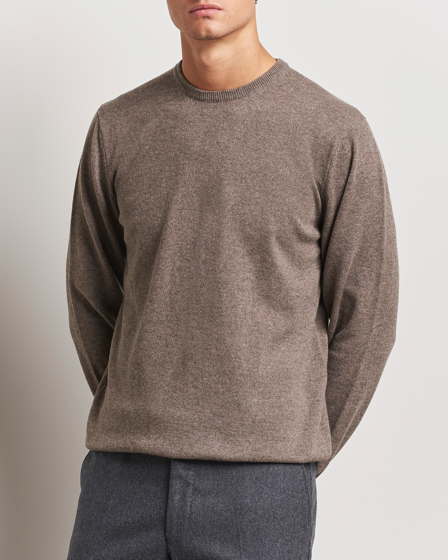 Mies | Puserot | Piacenza Cashmere | Cashmere Crew Neck Sweater Brown