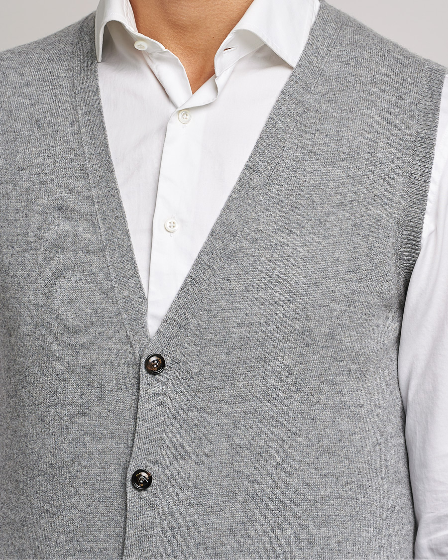 Mies | Puserot | Piacenza Cashmere | Cashmere Sleeveless Cardigan Light Grey