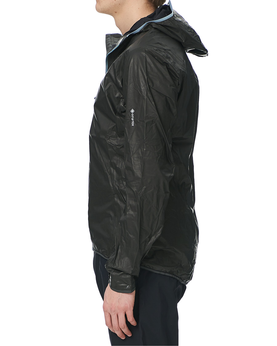Mies | Takit | Arc'teryx | Norvan SL Lightweight GORE-TEX Hood Black