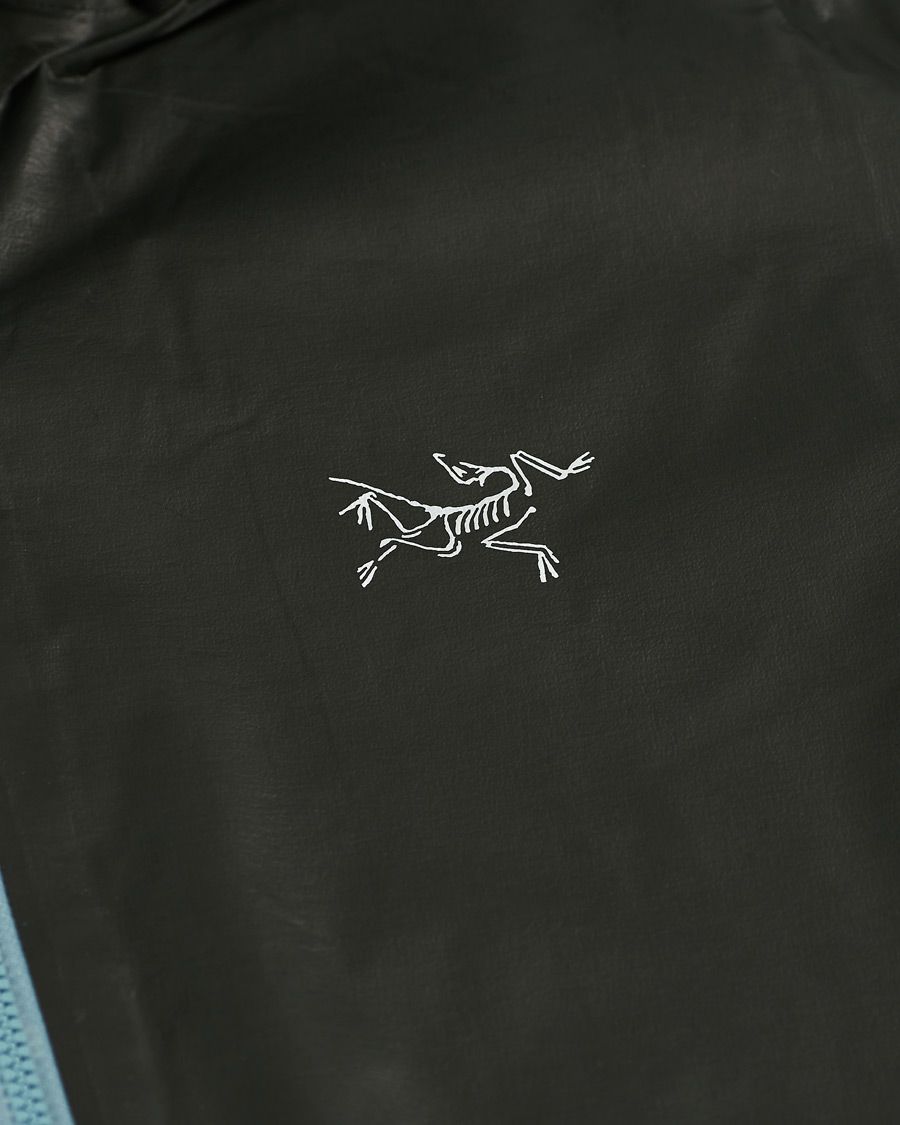 Mies | Takit | Arc'teryx | Norvan SL Lightweight GORE-TEX Hood Black