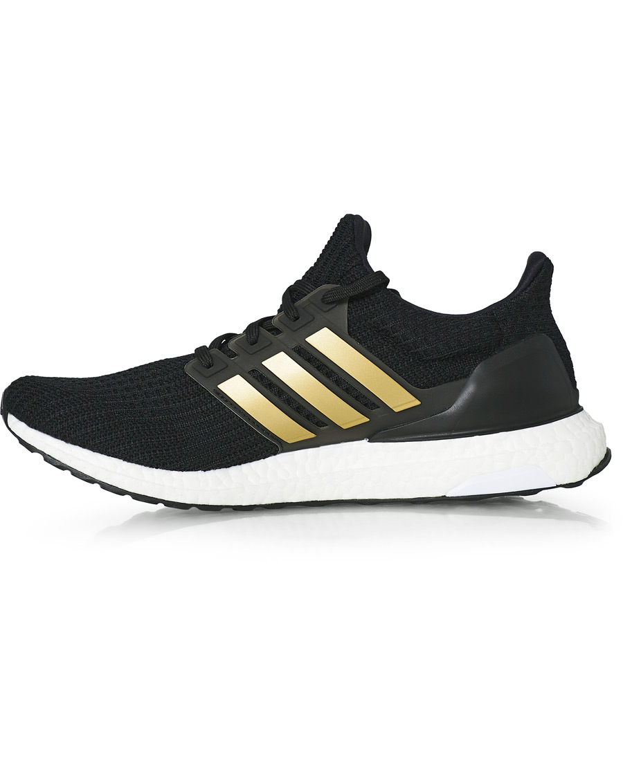Mies | adidas Performance Ultraboost 4.0 DNA Sneaker Core Black/Gold | adidas Performance | Ultraboost 4.0 DNA Sneaker Core Black/Gold