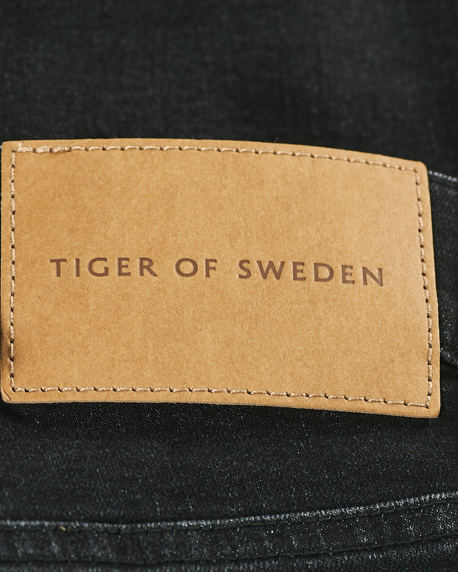 Mies | Farkut | Tiger of Sweden | Leon Superstretch Jeans Black Lead