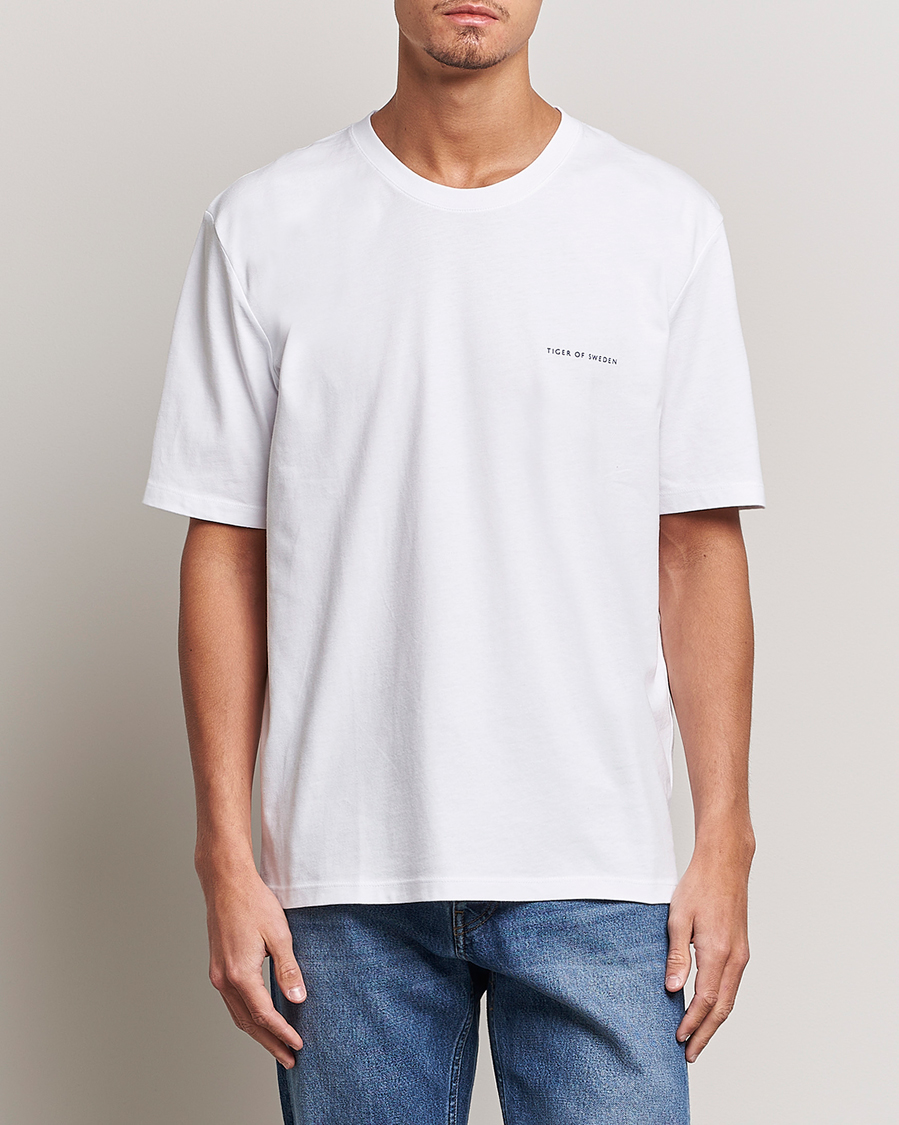 Mies | Valkoiset t-paidat | Tiger of Sweden | Pro Cotton Logo Tee Bright White