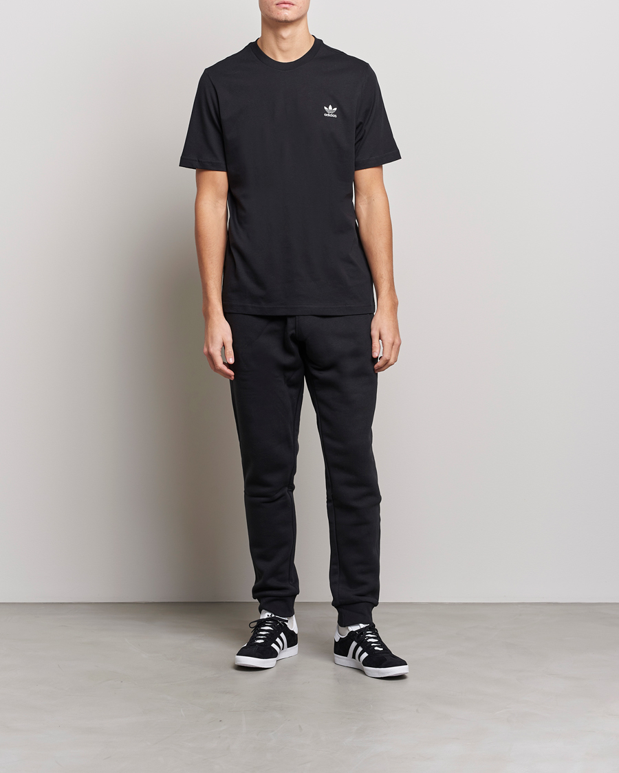 Mies | T-paidat | adidas Originals | Essential Trefoil Tee Black