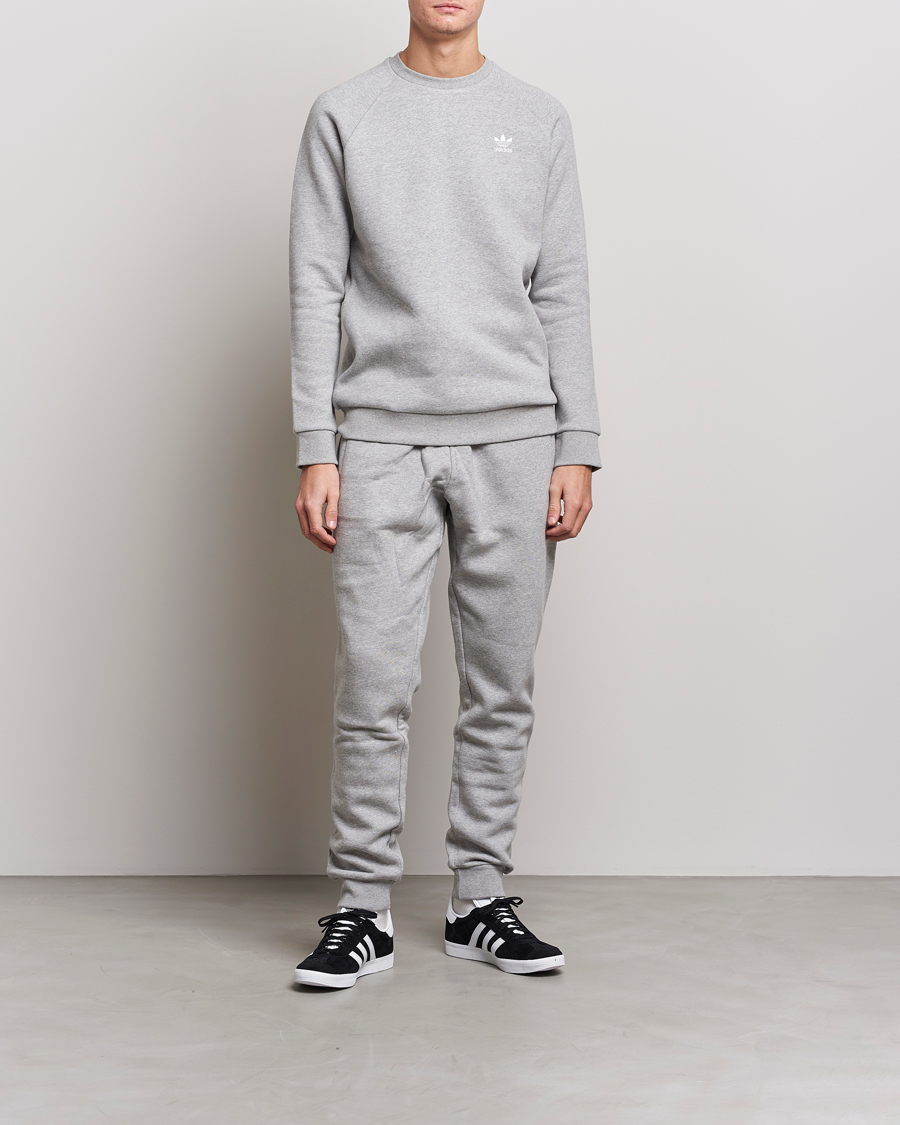 Mies | Puserot | adidas Originals | Essential Trefoil Sweatshirt Grey