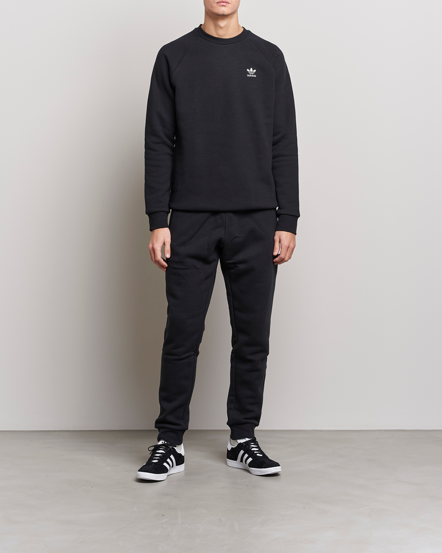 Mies | Puserot | adidas Originals | Essential Trefoil Sweatshirt Black