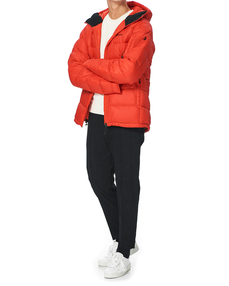 Mies | Takit | Peak Performance | Frost Down Hooded Jacket Racing Red