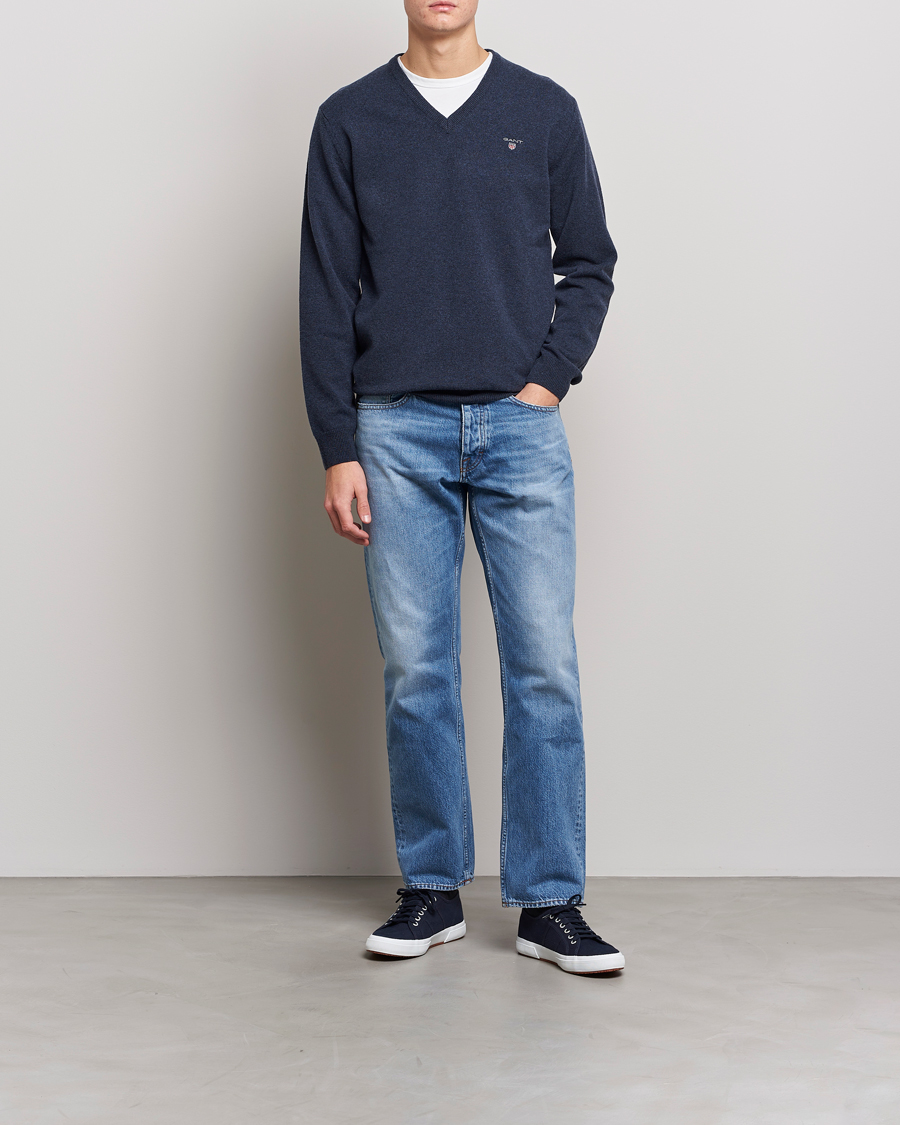 Mies | Puserot | GANT | Lambswool V-Neck Pullover Dark Navy Melange