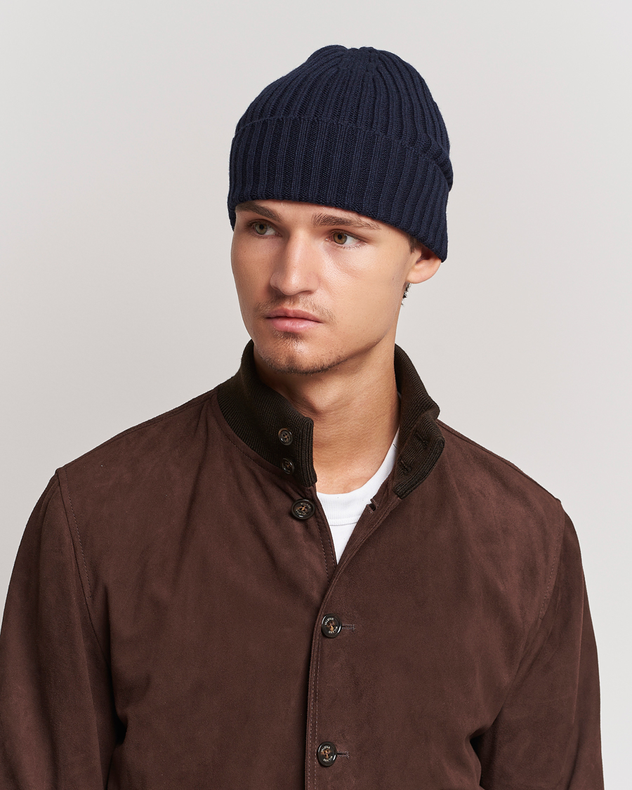 Mies | Pipot | Piacenza Cashmere | Ribbed Cashmere Beanie Navy