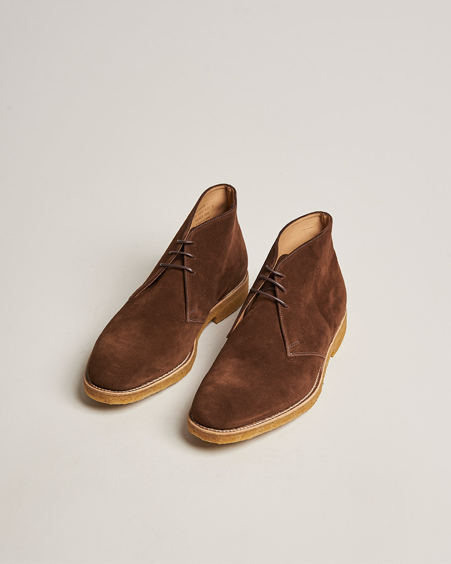 Mies | Käsintehdyt kengät - Lepolestikampanja | Loake 1880 | Rivington Suede Crepe Sole Chukka Brown