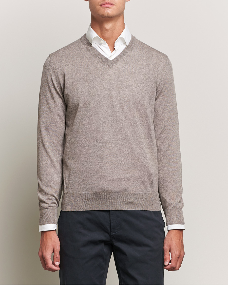 Mies | Quiet Luxury | Canali | Merino Wool V-Neck Taupe