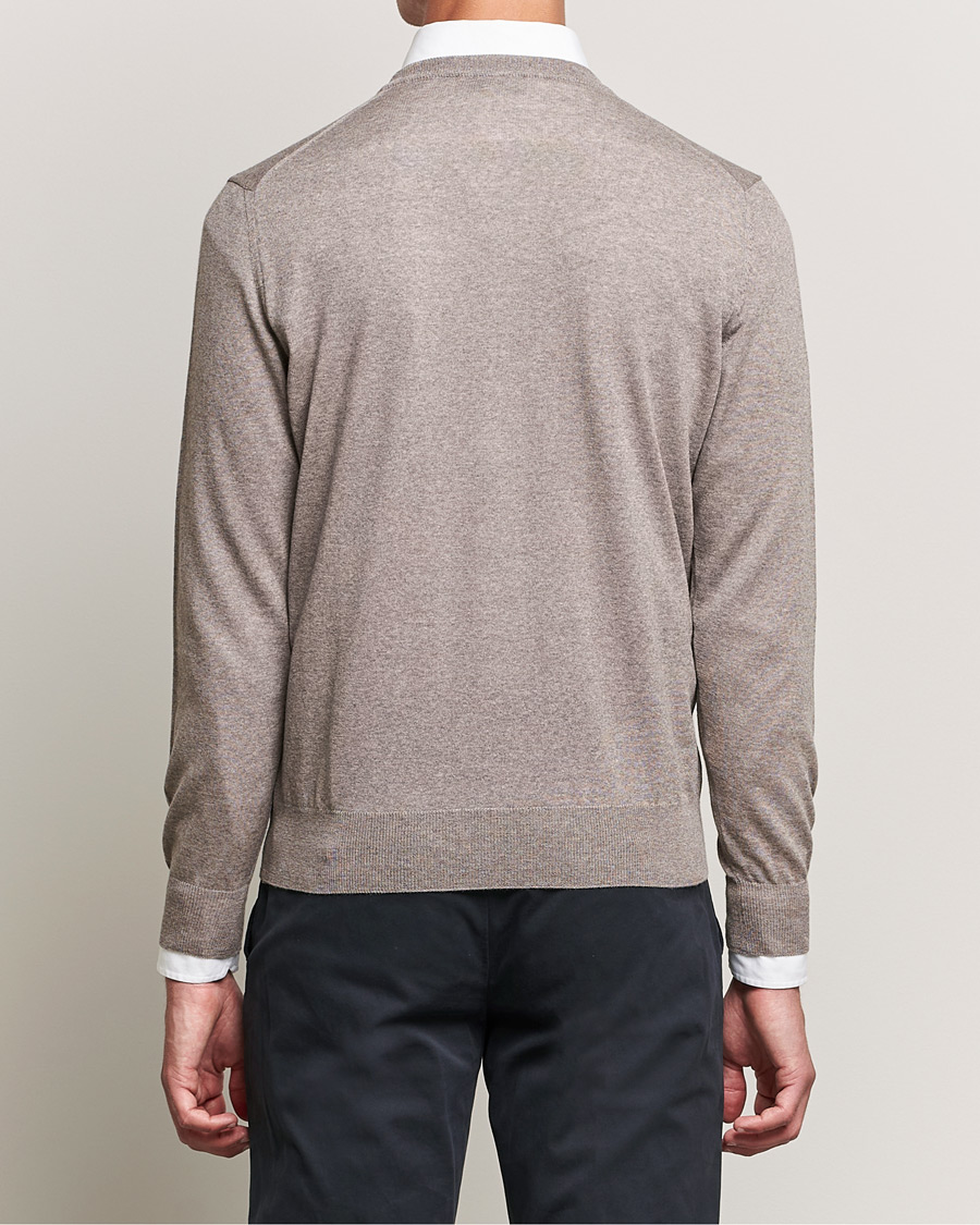Mies | Puserot | Canali | Merino Wool V-Neck Taupe